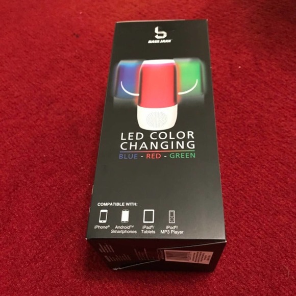 BASS JAXX ORIGIN AUX-IN SPEAKER, MULTI COLORS BLUE,/RED/GREEN AUXILLARY CABLE - Picture 2 of 3